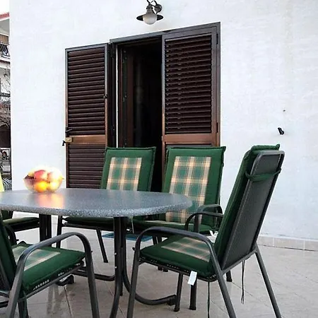 Apartment House *
